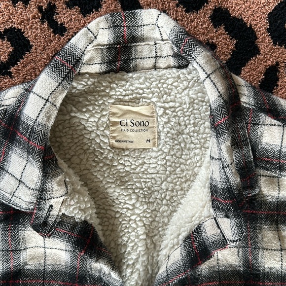 Sherpa lined flannel - Picture 3 of 3